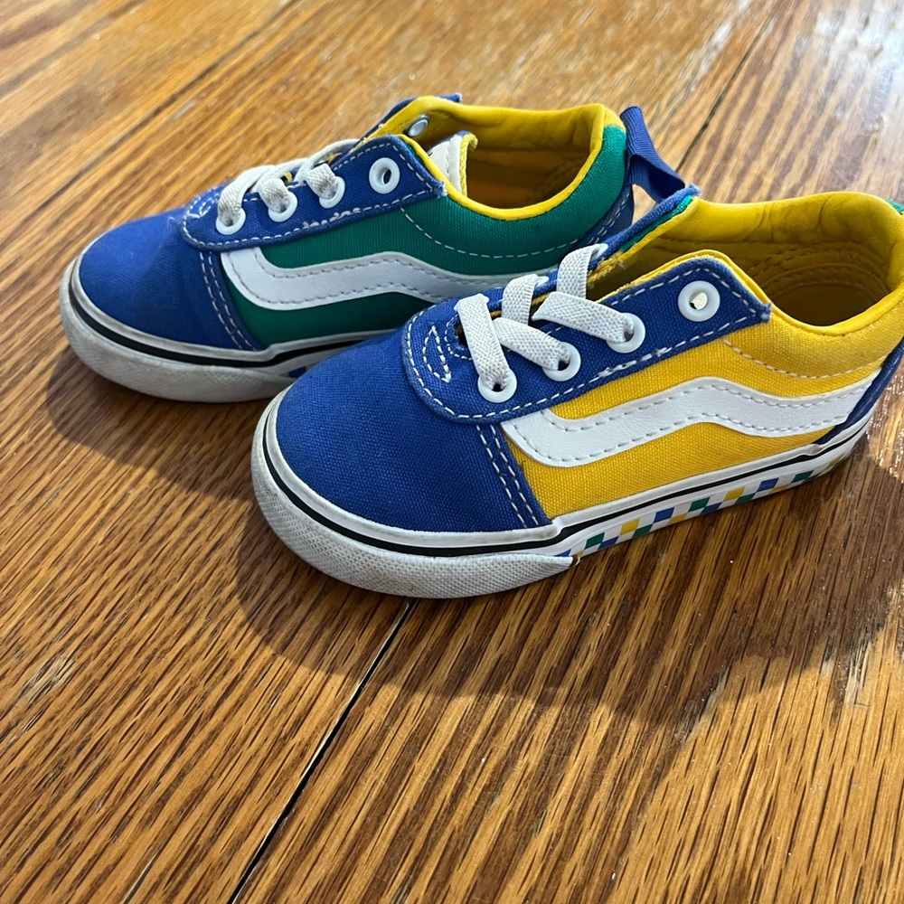 Vans - Picture 2 of 4